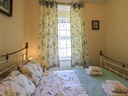 Tizzie Whizie Cottage