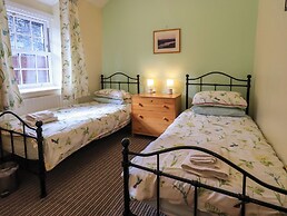 Tizzie Whizie Cottage