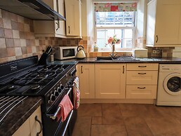 Tizzie Whizie Cottage