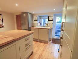 Stones Throw Cottage