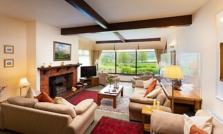 Lakefield House