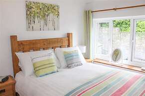 Four Seasons Cottage