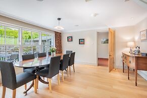 Hilltop At Hawkshead Hill