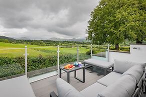 Hilltop At Hawkshead Hill