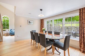 Hilltop At Hawkshead Hill