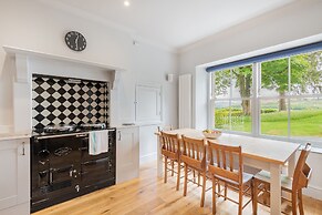 Hilltop At Hawkshead Hill