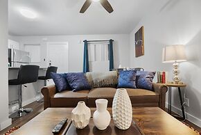 Stylish 1BR Near UT Highland Evonify