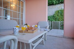 Holiday Seaview Apartment by Litto