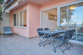 Holiday Seaview Apartment by Litto