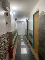 Super OYO 90686 Sianglory Inn