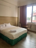 Super OYO 90686 Sianglory Inn