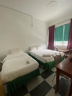 Super OYO 90686 Sianglory Inn