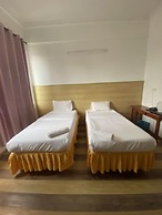 Super OYO 90686 Sianglory Inn