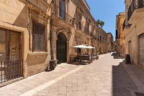 2863 Casa Deladamar by Barbarhouse