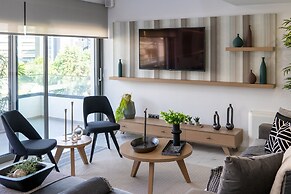 The Lop Athens Holiday Luxury Suites