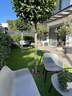 The Lop Athens Holiday Luxury Suites