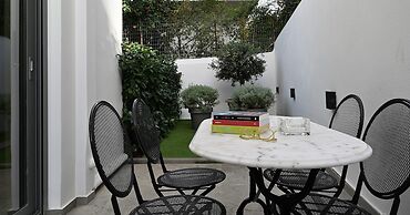 The Lop Athens Holiday Luxury Suites