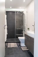 The Lop Athens Holiday Luxury Suites