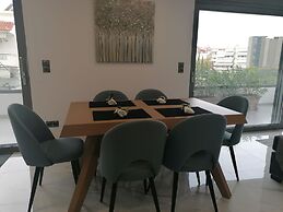 The Lop Athens Holiday Luxury Suites