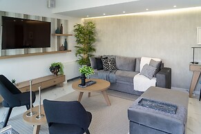 The Lop Athens Holiday Luxury Suites