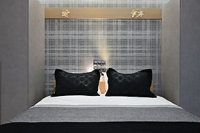 The Lop Athens Holiday Luxury Suites