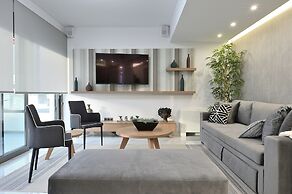 The Lop Athens Holiday Luxury Suites