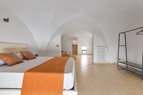 2982 Porta Barocca by Barbarhouse