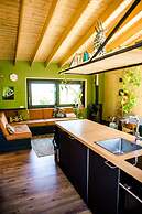 Swarm - 3 Waterlodges Naast Elkaar in Friesland