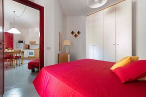 2507 Red Apartment by Barbarhouse