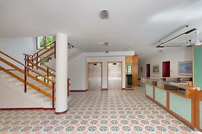 2507 Red Apartment by Barbarhouse