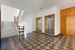 2507 Red Apartment by Barbarhouse