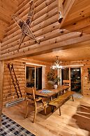 Majestic Moose Lodge 5 Bedroom Home by RedAwning