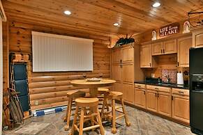 Majestic Moose Lodge 5 Bedroom Home by RedAwning