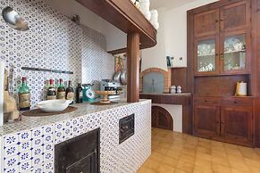 2947 Aia del Convento by Barbarhouse