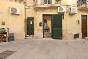 2417 Dimora Santa Croce by Barbarhouse