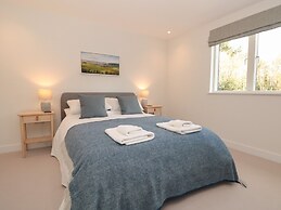 4 Court Terrace, Hillfield Village