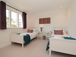 4 Court Terrace, Hillfield Village