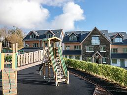 4 Court Terrace, Hillfield Village