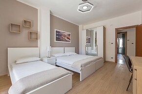 2983 Floating Apartment by Barbarhouse