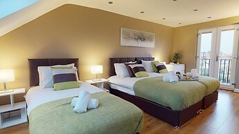 Charming 5-bed House in Romford