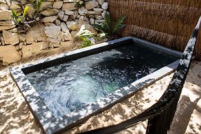 BH HOTEL & CENOTE TULUM - Adults Only