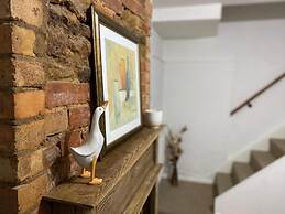 2 Bedroom Holcot Cottage