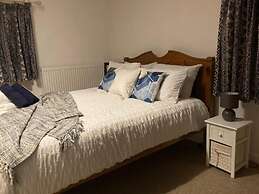 2 Bedroom Holcot Cottage