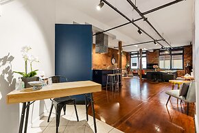 StayCentral - Heritage Warehouse Retreat
