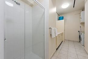 StayCentral - Heritage Warehouse Retreat