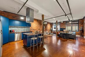 StayCentral - Heritage Warehouse Retreat