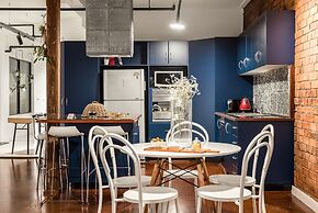 StayCentral - Heritage Warehouse Retreat