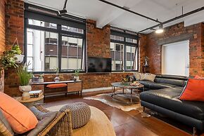 StayCentral - Heritage Warehouse Retreat