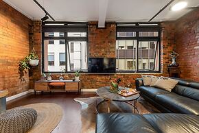StayCentral - Heritage Warehouse Retreat