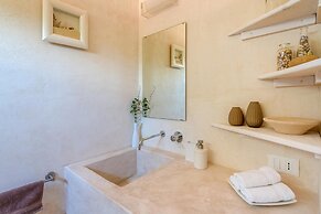 TD Lamia Porta Rossa Countryside w Olive Trees